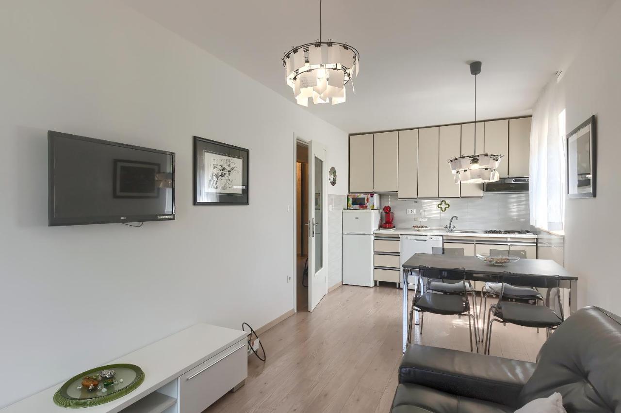 Apartments Palm View Ρόβινι Εξωτερικό φωτογραφία