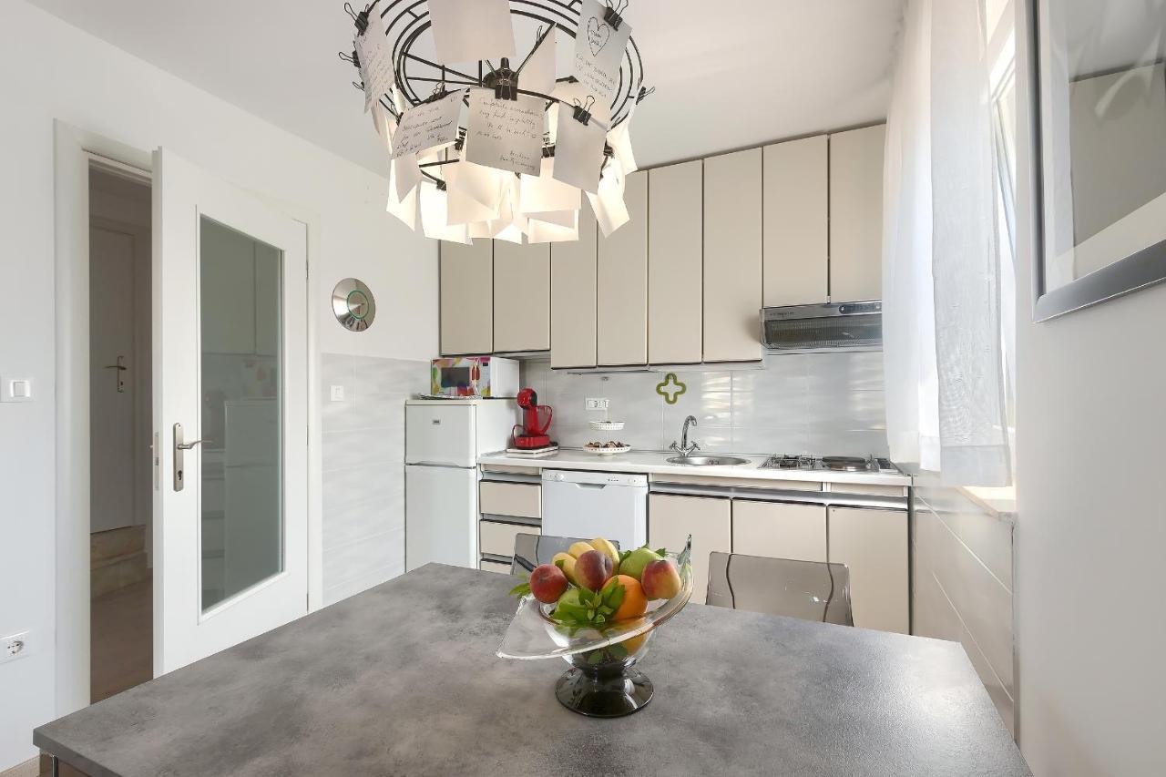 Apartments Palm View Ρόβινι Εξωτερικό φωτογραφία