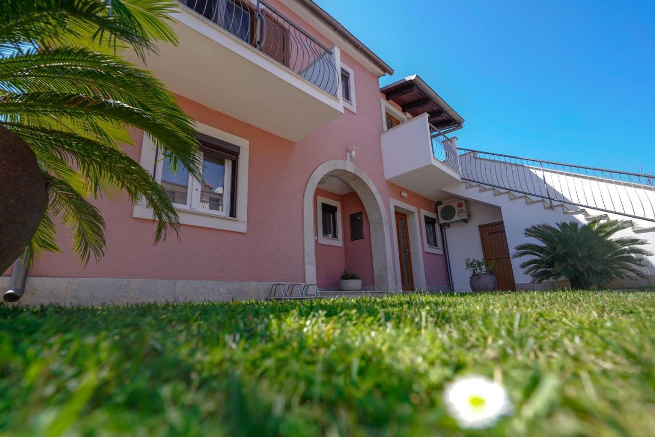 Apartments Palm View Ρόβινι Εξωτερικό φωτογραφία