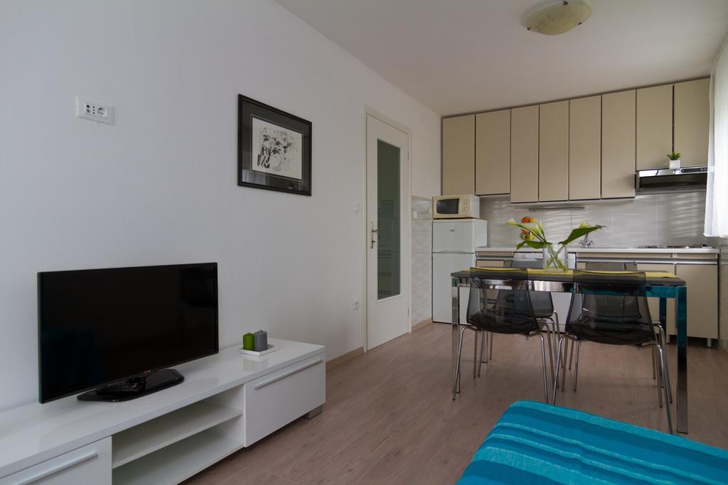 Apartments Palm View Ρόβινι Εξωτερικό φωτογραφία